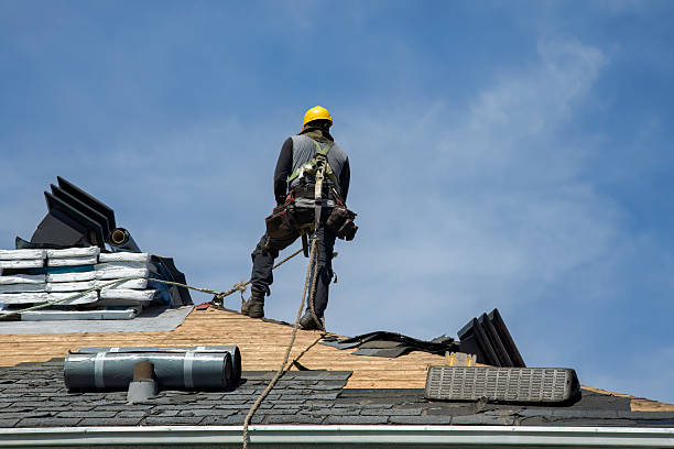 Professional Gutter Installation technician working in Woodbury, TN